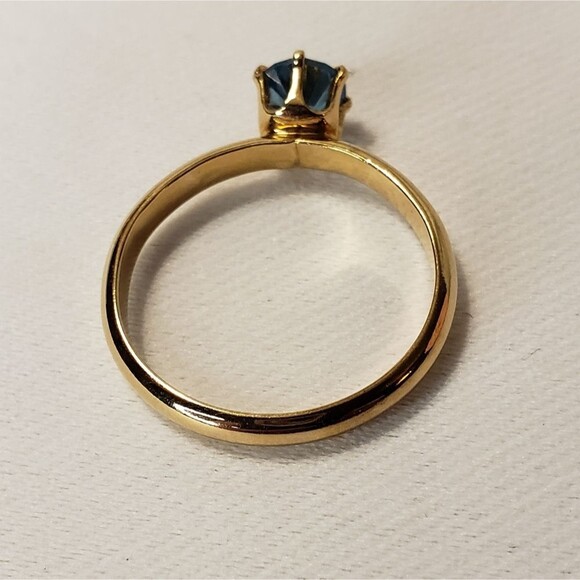Blue Topaz Gem stone Ring in Gold setting Size 8 - Picture 5 of 8